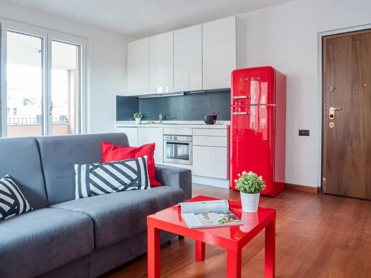 Bright One-Bedroom Apartment With Terrace In Milan 0*,