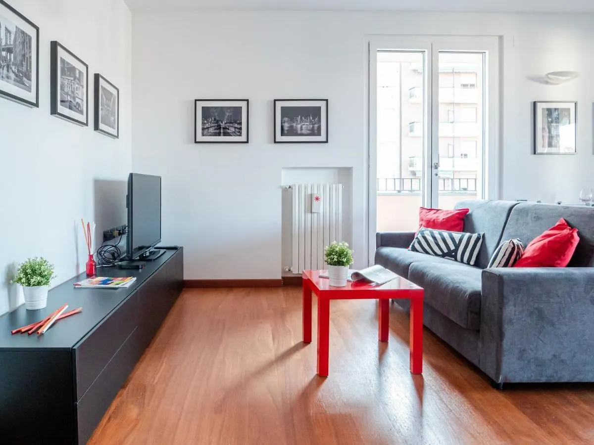 Bright One-Bedroom Apartment With Terrace In Milan