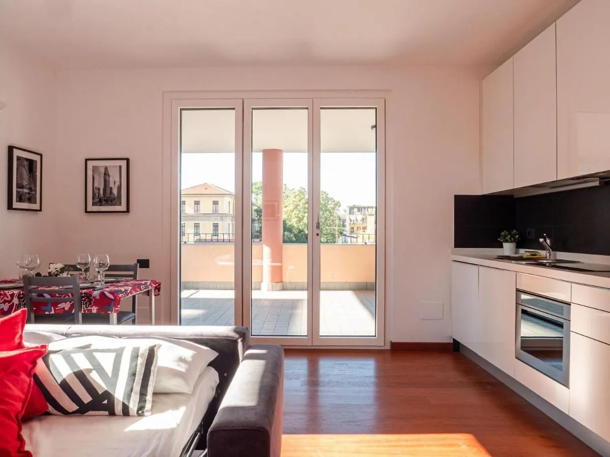 Bright One-Bedroom Apartment With Terrace In Milan 0*,