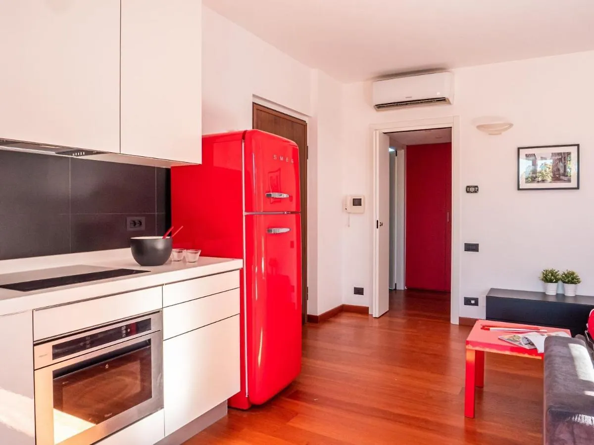 Bright One-Bedroom Apartment With Terrace In Milan