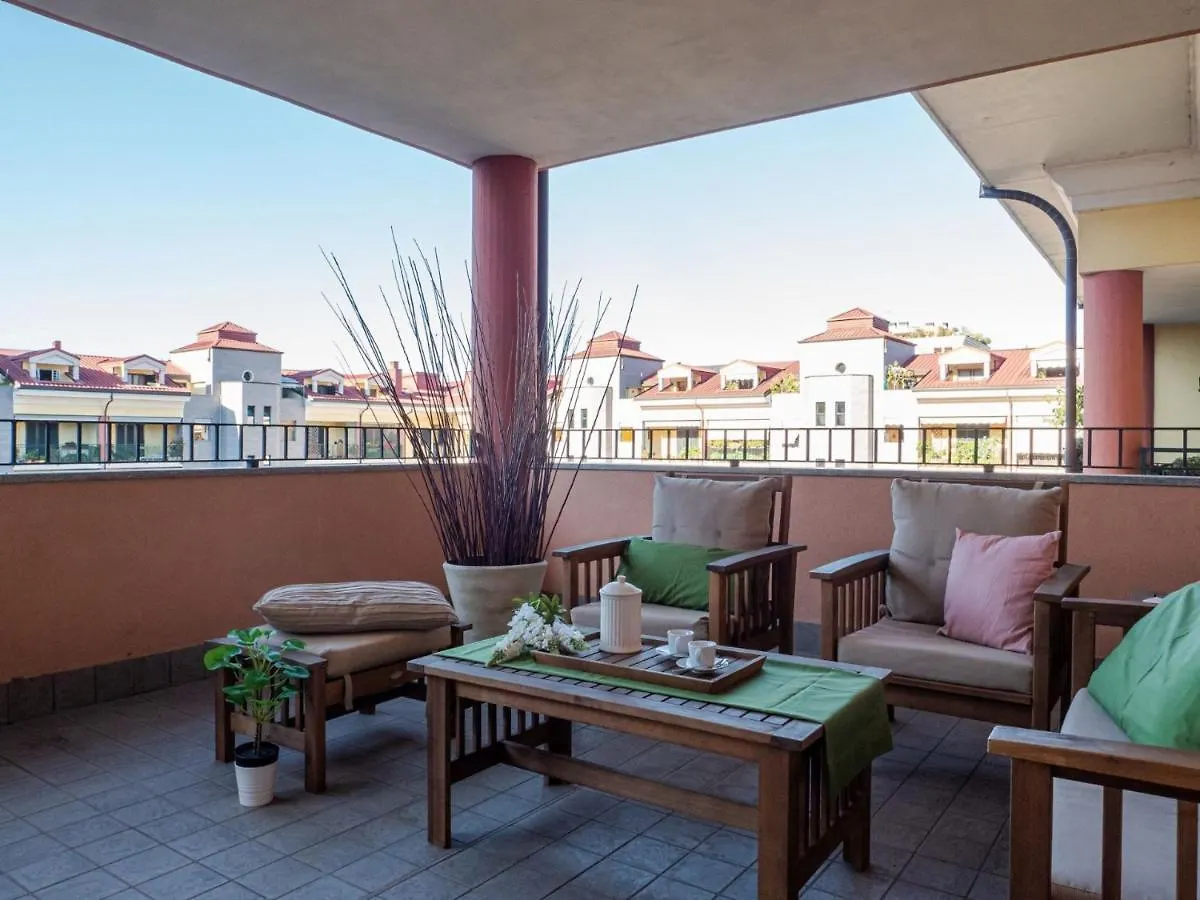 Bright One-Bedroom Apartment With Terrace In Milan