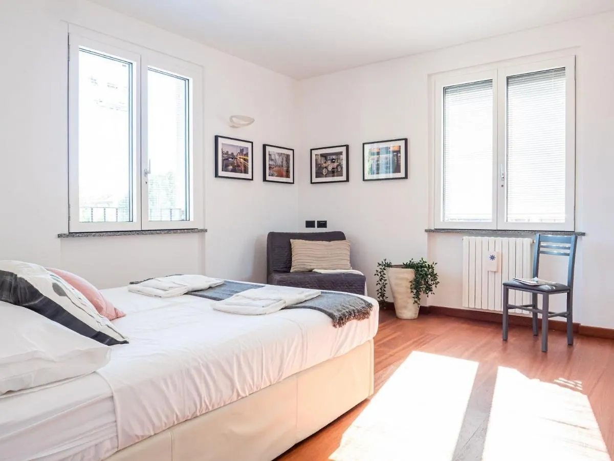 Bright One-Bedroom Apartment With Terrace In Milan
