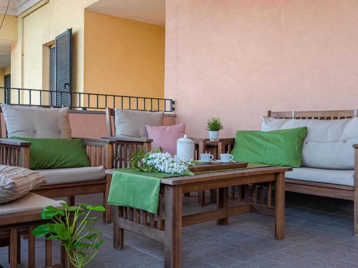 Bright One-Bedroom Apartment With Terrace In Milan Italy